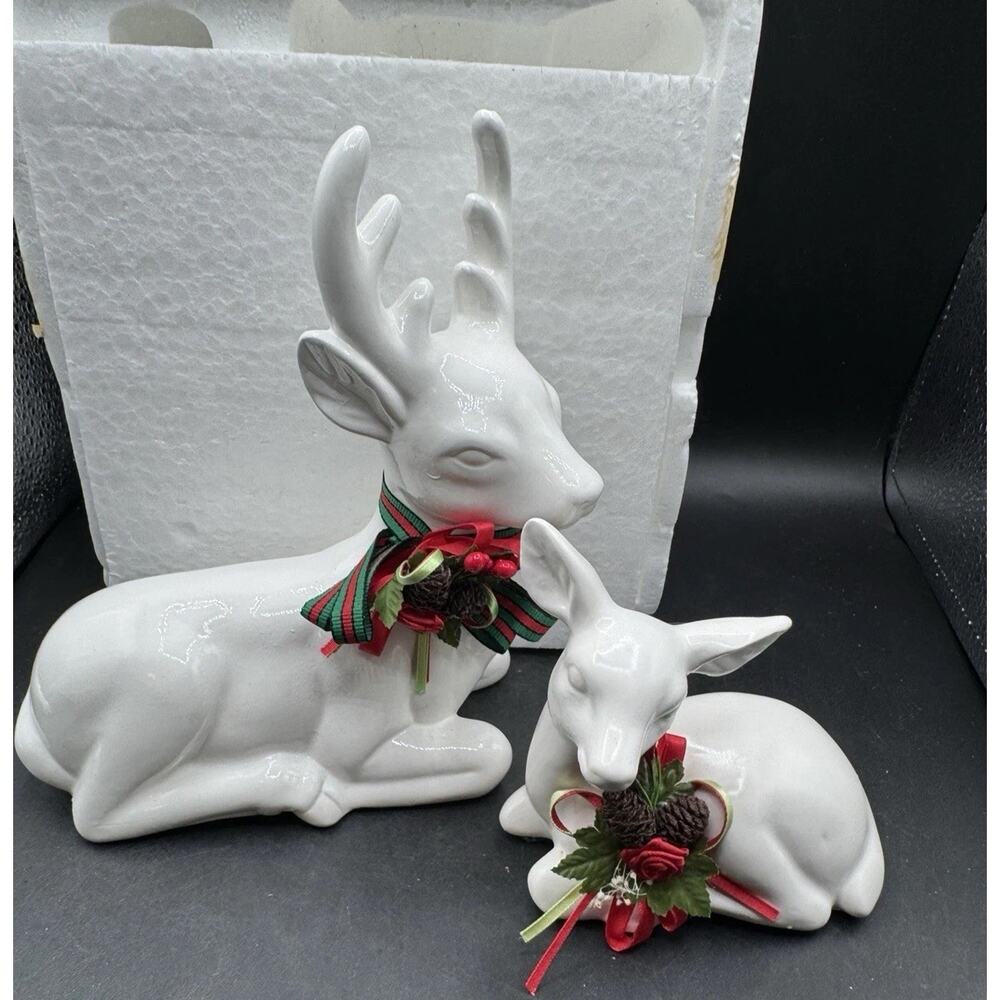 DELUXE DEER FAMILY W/CHRISTMAS BOWS TWO PIECE EARTHENWARE CENTER PIECE
